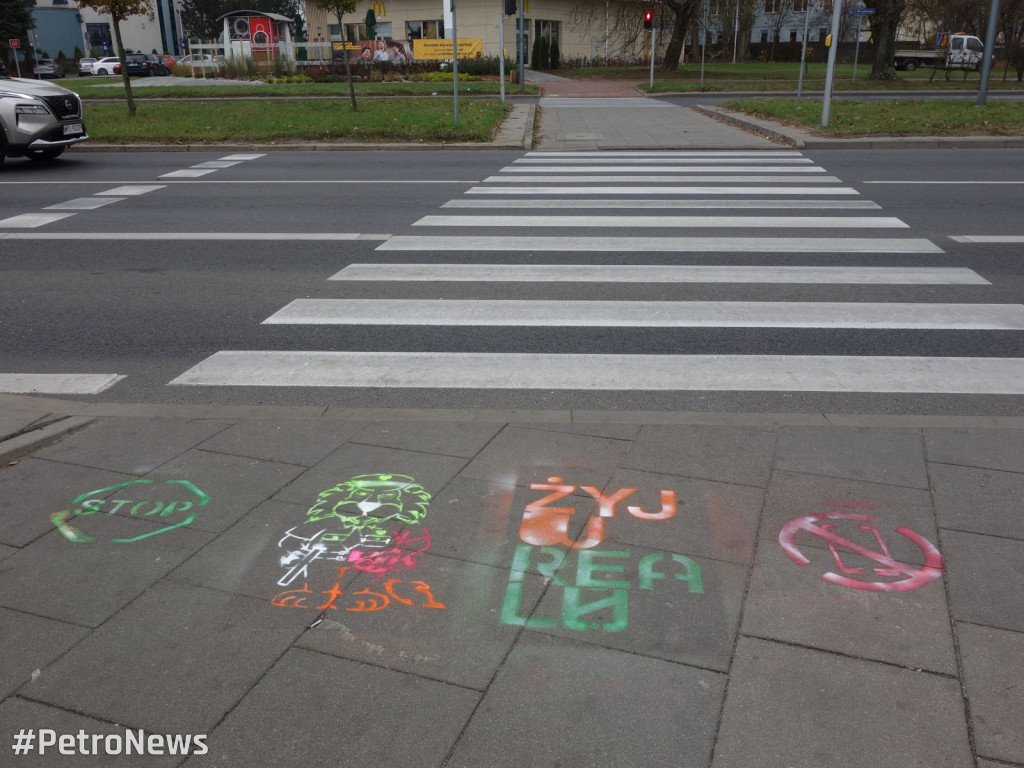 Płoccy mundurowi i uczniowie malowali graffiti