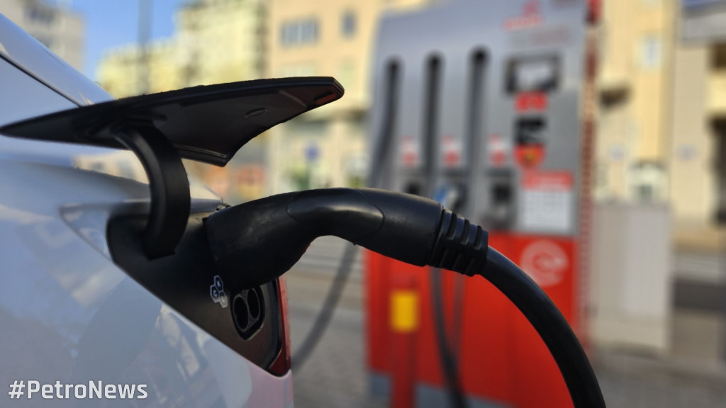 Skąd na stacji bierze się energia elektryczna?