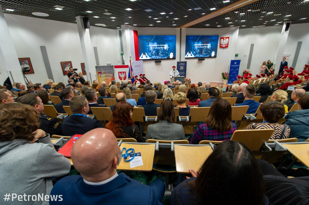 25 lat Akademii Mazowieckiej w Płocku