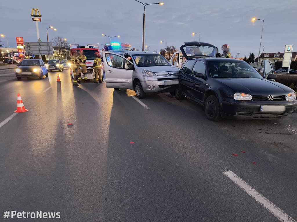 Trzy auta zderzyły się na Wyszogrodzkiej