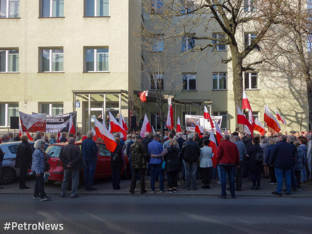 Protest przeciwko nielegalnym imigrantom w Płocku