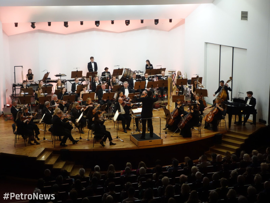 Płoccy symfonicy zagrali brawurowo i z pasją