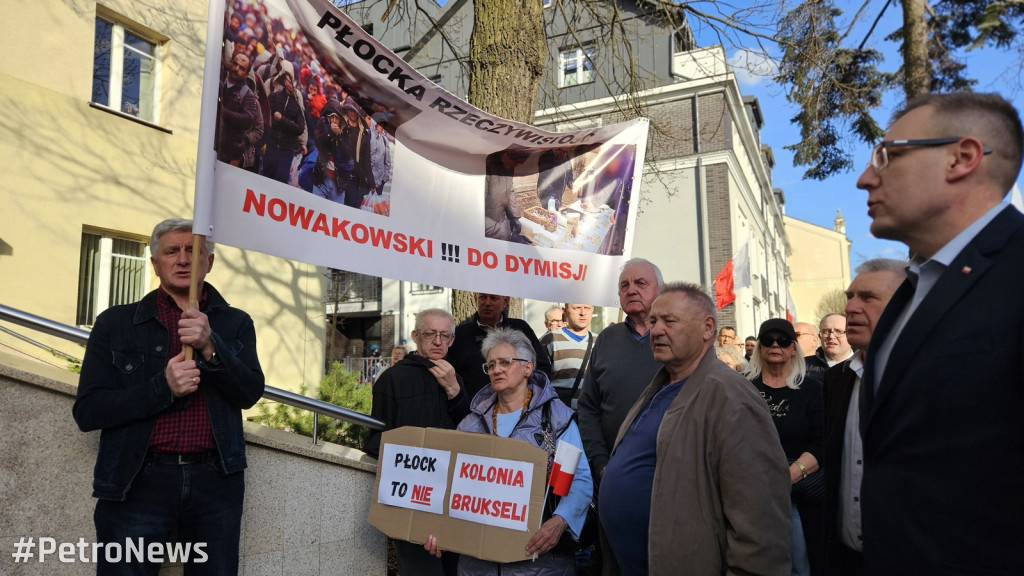 Protest przeciwko nielegalnym imigrantom w Płocku