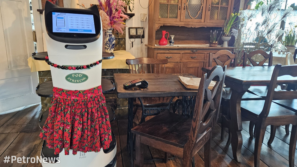 Karczma pod Strzechą ma kelnerkę robota