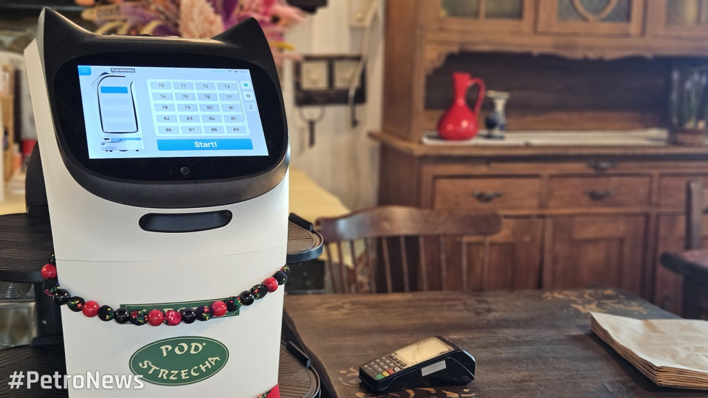 Karczma pod Strzechą ma kelnerkę robota