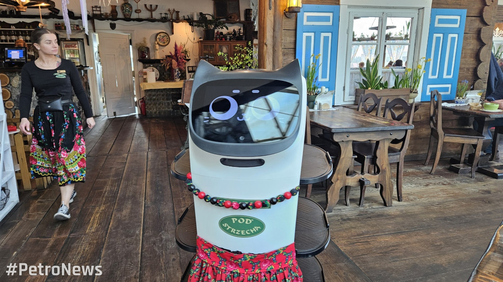 Karczma pod Strzechą ma kelnerkę robota