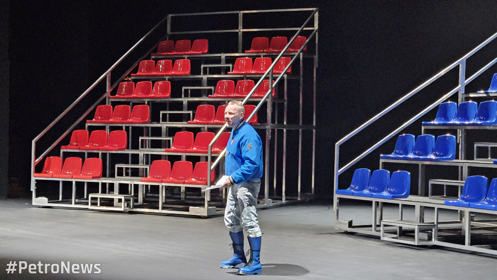 Teatr z tradycją, przyszłością i... ORLENEM