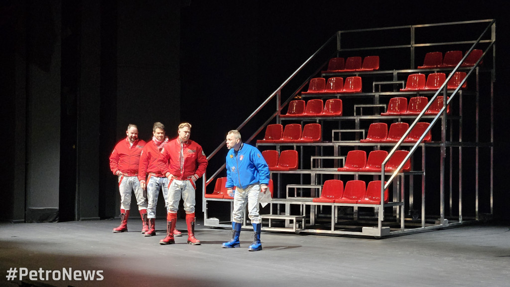 Teatr z tradycją, przyszłością i... ORLENEM