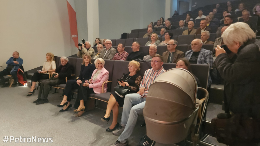 Książka o historii tenisa na wózkach w Płocku