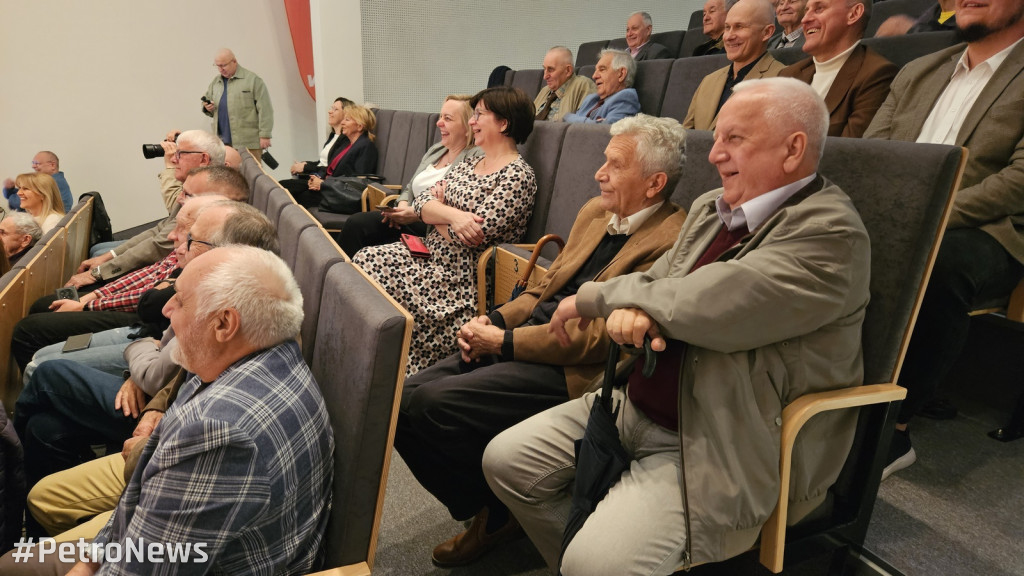 Książka o historii tenisa na wózkach w Płocku