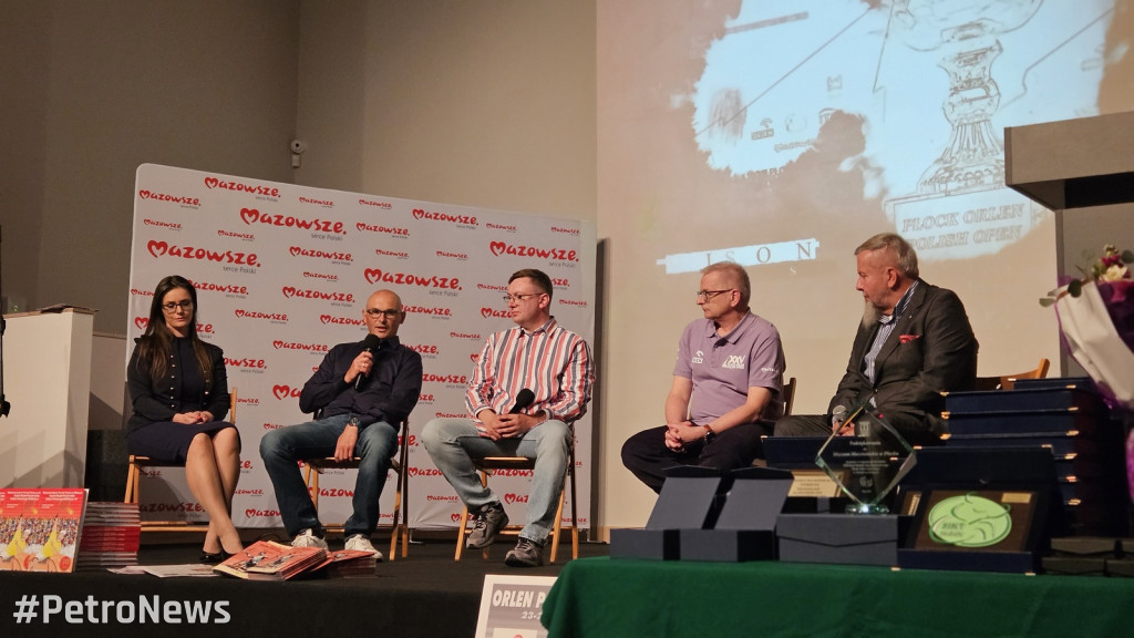Książka o historii tenisa na wózkach w Płocku