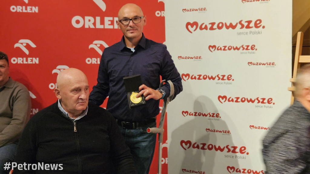 Książka o historii tenisa na wózkach w Płocku