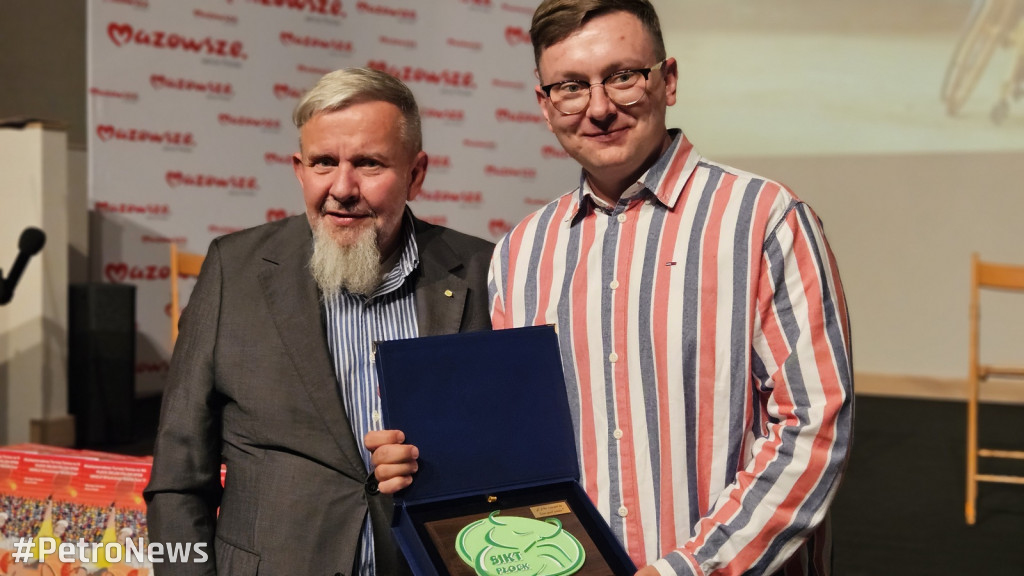 Książka o historii tenisa na wózkach w Płocku