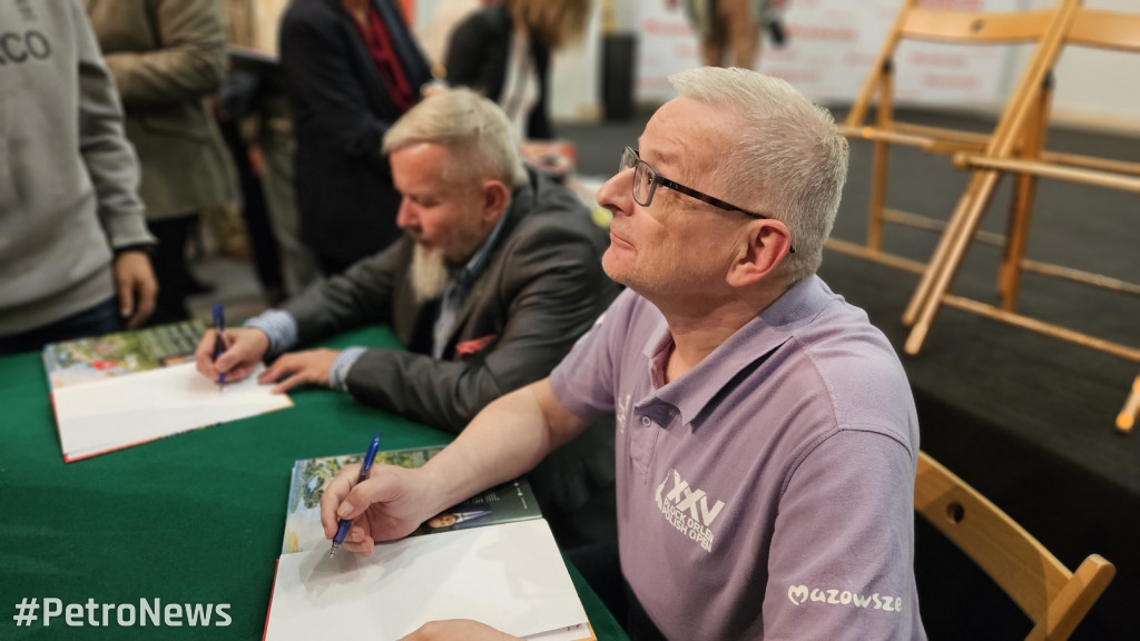 Książka o historii tenisa na wózkach w Płocku
