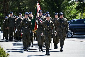 Szkoła kultywuje pamięć płockich strzelców konnych-2716