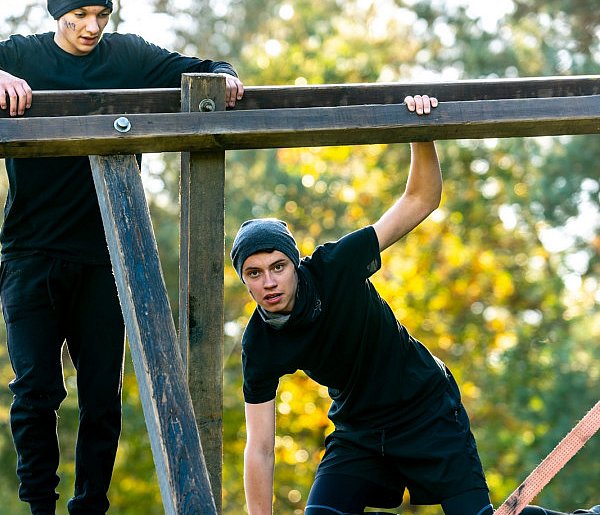 Napędza ich adrenalina! Biegi przeszkodowe w Osadzie Młynarza [FILM, FOTO]-394068