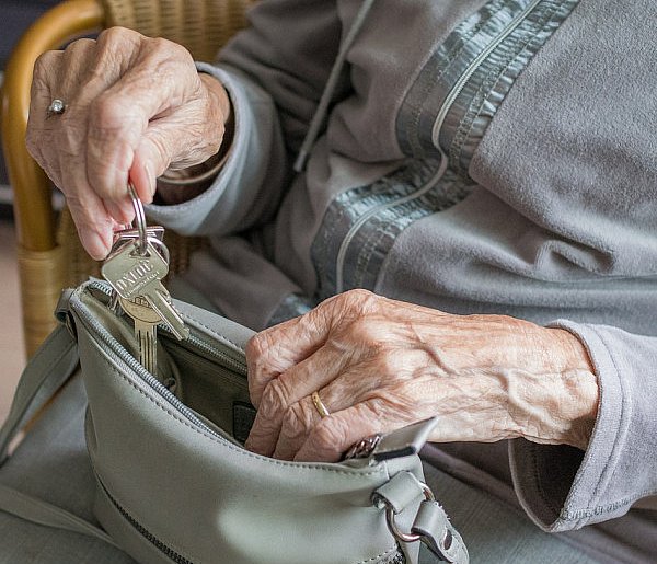 ZUS publikuje dane. Rekordowe miliardy na emerytury i renty! -397816