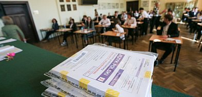 Matury 2025. Na jakie tematy pisali maturzyści?-398070
