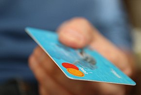 Unia szykuje nowy system płatności. Karty nie będą już takie same-398112