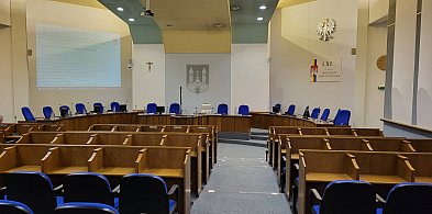 Nadzwyczajna sesja w Płocku. Dotyczy Centrum Integracji Cudzoziemców-398154