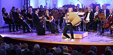 Piękny koncert z okazji Pikniku Europejskiego w Płocku [ZDJĘCIA]-398171