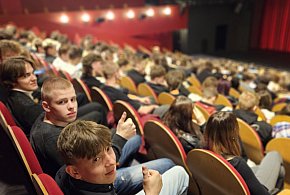 Teatr z tradycją, ORLENEM i młodzieżą [FILM, ZDJĘCIA]-398198