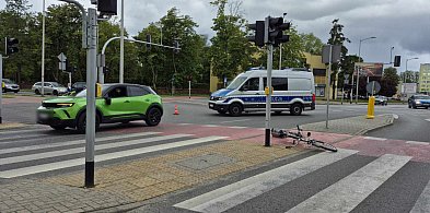 Potrącenie rowerzystki w Płocku. Przejazd całkowicie zablokowany!-398271