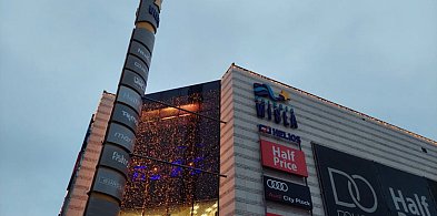 Służby ratunkowe w Galerii Wisła. Ewakuowano 350 osób-398286