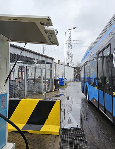 Orlen inwestuje w zeroemisyjny wodór. Umowa z producentem elektrolizerów -398273
