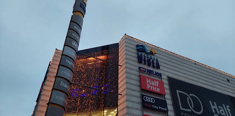 Służby ratunkowe w Galerii Wisła. Ewakuowano 350 osób - 398286