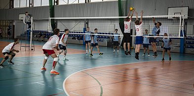 Turniej Piłki Siatkowej o Puchar Prorektora PW Filii w Płocku. Kto wygrał?-398362