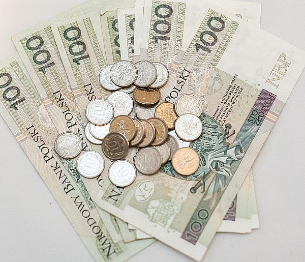 Zmiany w 800 plus od czerwca. Kto straci świadczenie?-398357