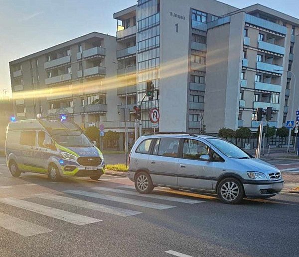 Prowadził bez prawa jazdy. Potrącił kobietę na przejściu-398367