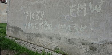 Wyjątkowy napis na jednej z płockich kamienic stał się zabytkiem-398634