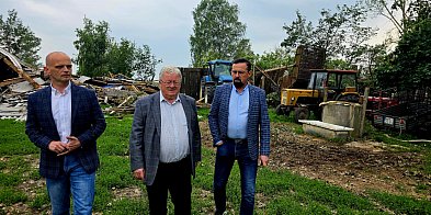 Minister z wizytą u poszkodowanych rolników -398785