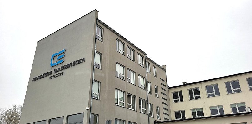 Dwa kierunki na Akademii Mazowieckiej z pozytywnymi ocenami - 398886