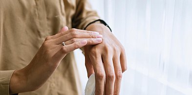 Znamiona, przebarwienia, suchość – co mówi o nas skóra po 40-tce?-398929