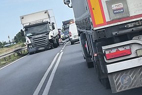 Poważny wypadek na małej obwodnicy Płocka. Na miejscu śmigłowiec LPR-398993