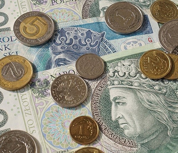 Na konta Polaków popłyną przelewy. Pieniądze już od wtorku-399046