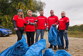 Sprzątanie świata przy hydroelektrowni