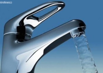 Zamiast szkół wyremontują kasy stadionowe