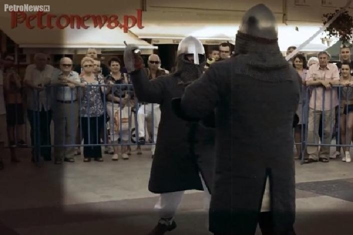Walcz! Dobij! – walka na miecze przed ratuszem