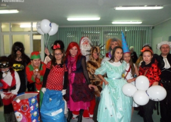 Teatralny Mikołaj odwiedził szpital [ZDJĘCIA]