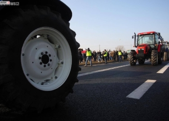 Rolnicy protestują pod Płockiem. Ruszą jeszcze raz na Warszawę?