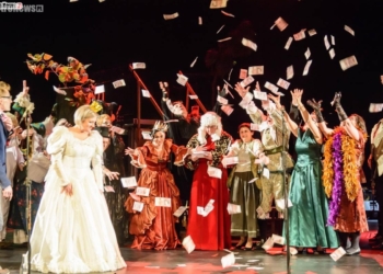 Plocmeralda już po ślubie. Szopka noworoczna przy pełnej sali [ZDJĘCIA]