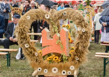 Za chleb, za trud i niełatwą pracę – dziękujemy. Dożynki wojewódzkie i parafialne w Płocku