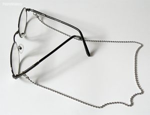 Łańcuszek biżuteryjny do okularów 40 zł sklep "Oczko" w Kauflandzie