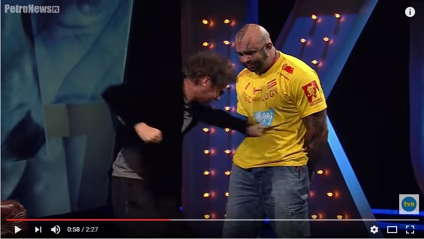 Kuba Wojewódzki pobił Różala. Za kasę…