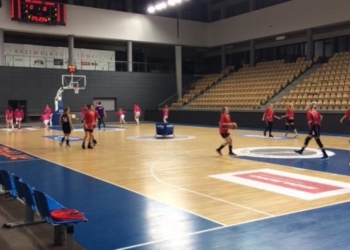 MON-POL nokautuje przeciwnika!