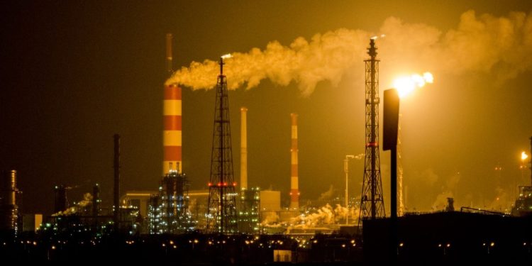 Nocny skok benzenu. Ale nie z Orlenu? „Podobnie już kiedyś było”